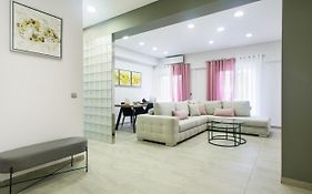 Athenalux Apartment Modern Bright